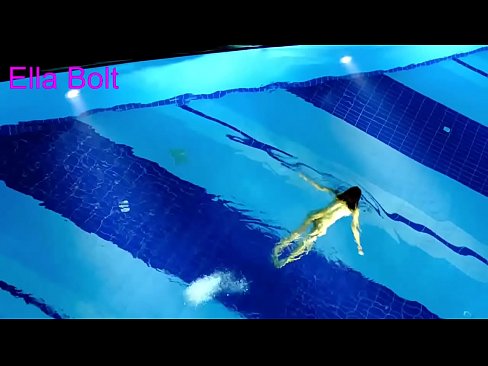 ❤️ I can't stop watching, young blonde caught swimming nude in ELLA BOLT resort pool ️❌ Quality porn at us ️❤